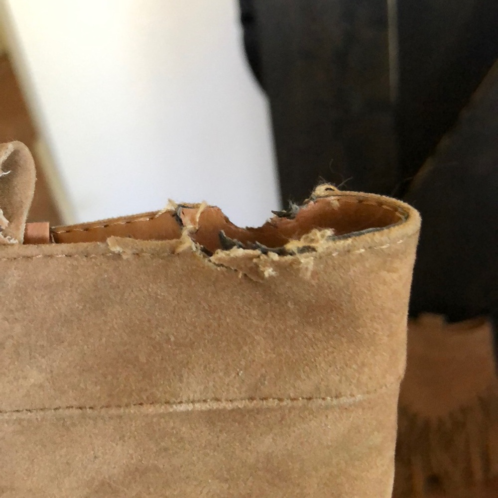 Fringe boots - Picture 2 of 3
